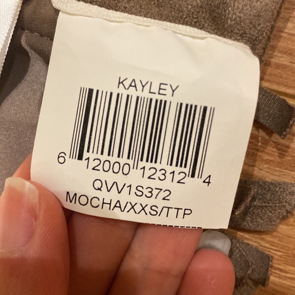 BCBGMaxAzria Kayley Top - Picture 5 of 5